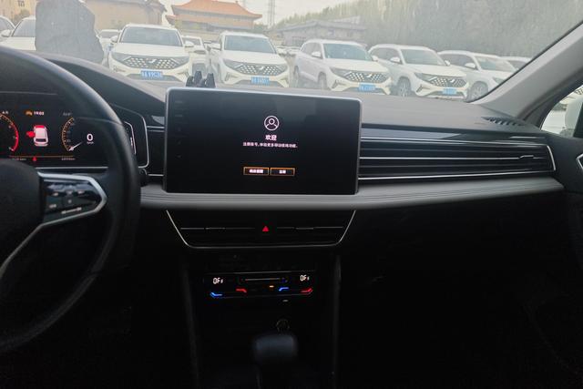 Volkswagen Tiguan 2023, фото 15
