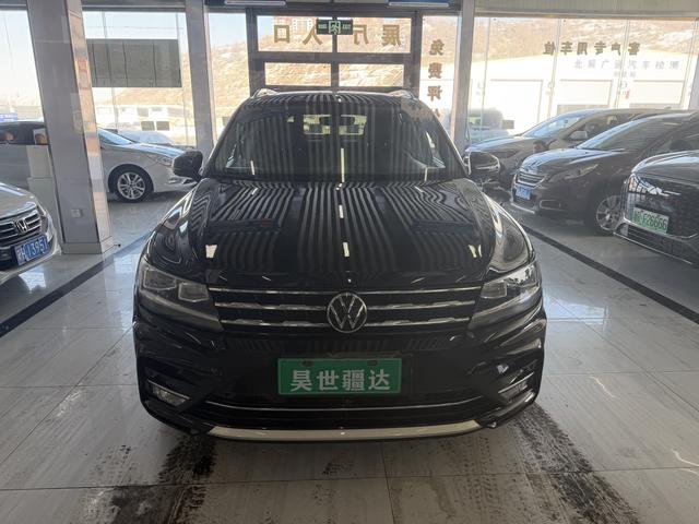 Volkswagen Tiguan 2021, фото 2