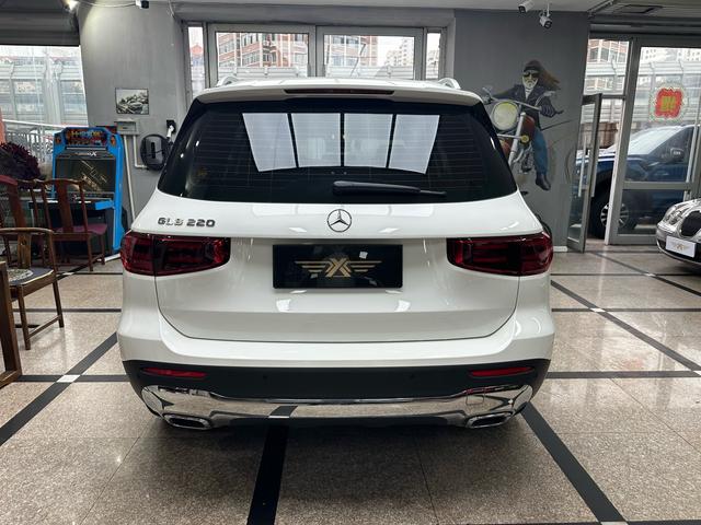 Mercedes-Benz GLB 2024, фото 6