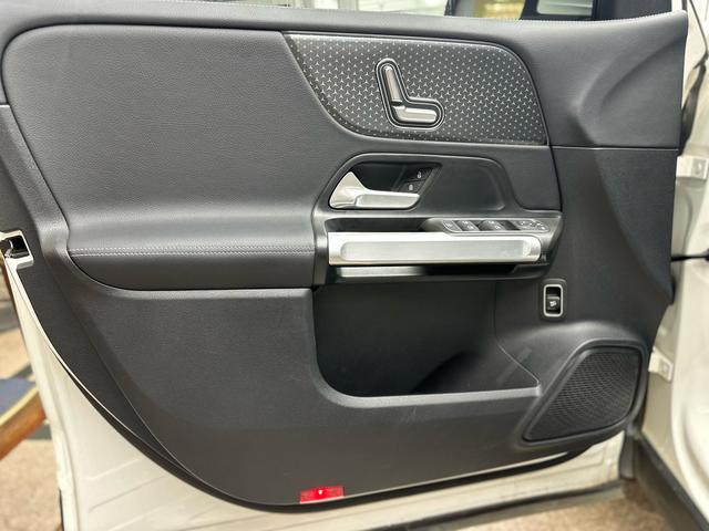 Mercedes-Benz GLB 2024, фото 9
