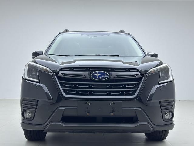 Subaru Forester 2022, фото 2