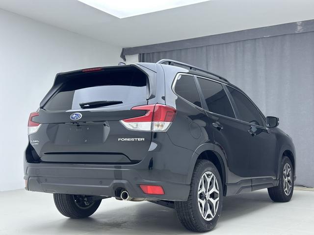 Subaru Forester 2022, фото 6