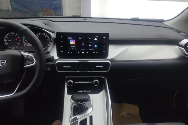 Geely Binyue 2024, фото 14