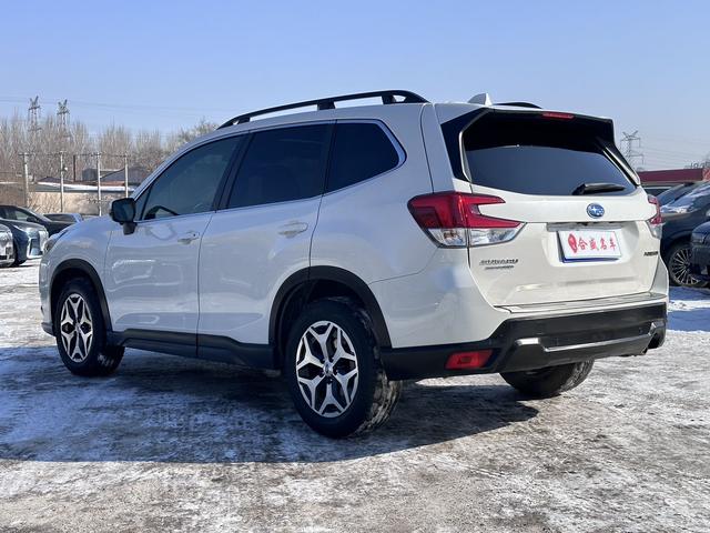 Subaru Forester 2022, фото 6