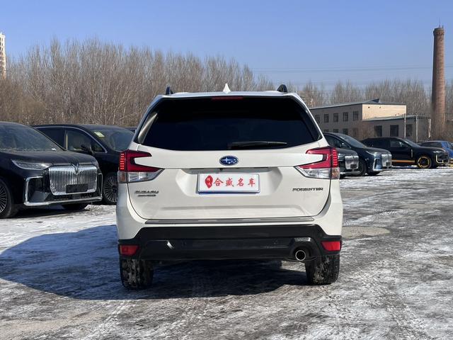 Subaru Forester 2022, фото 7