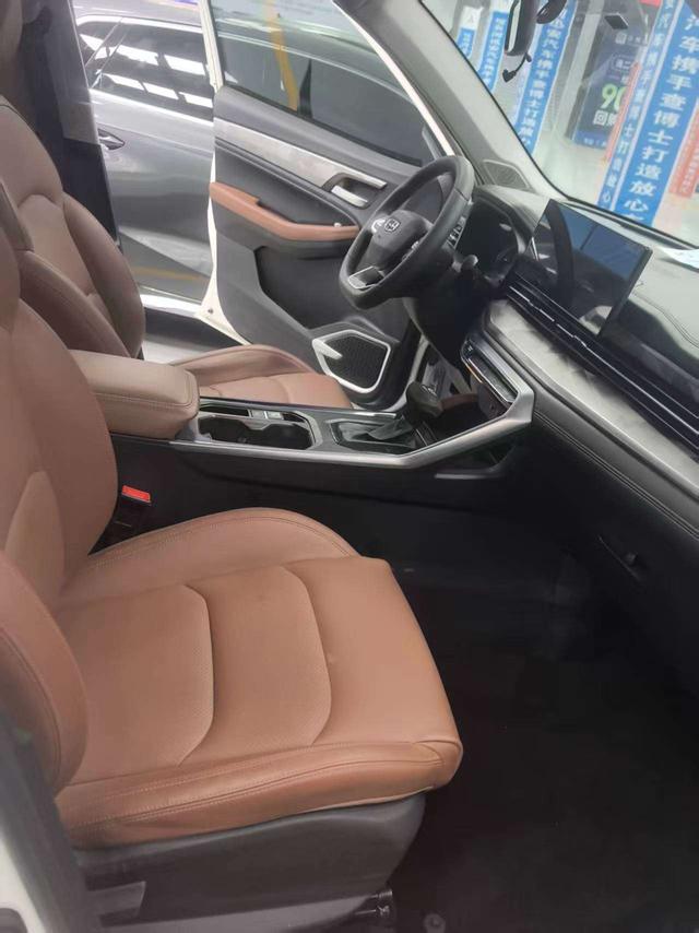 Geely Emgrand X6 2021, фото 11