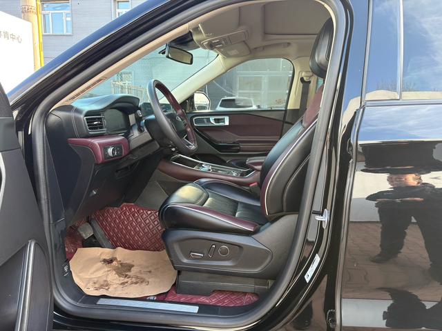 Ford Explorer 2023, фото 7