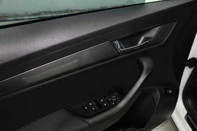 Skoda Karoq 2023, фото 14