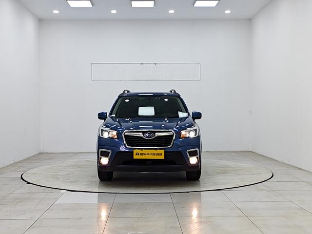 Subaru Forester 2021, фото 2