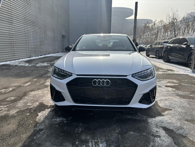 Audi A4L 2023, фото 2