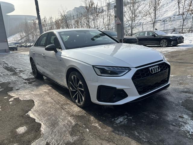 Audi A4L 2023, фото 3