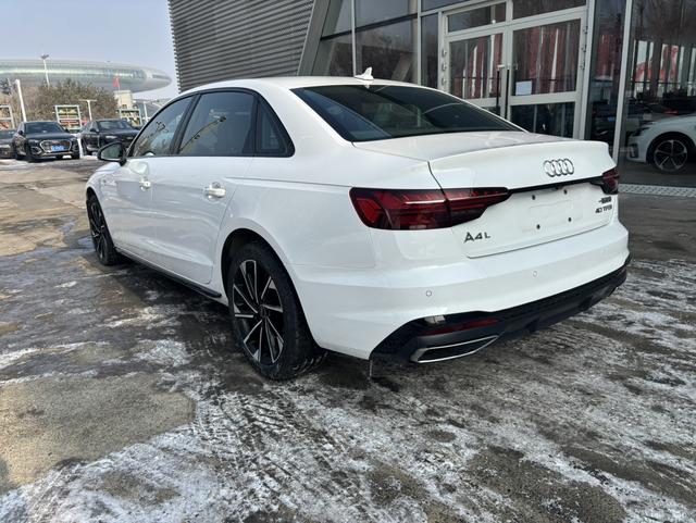 Audi A4L 2023, фото 6