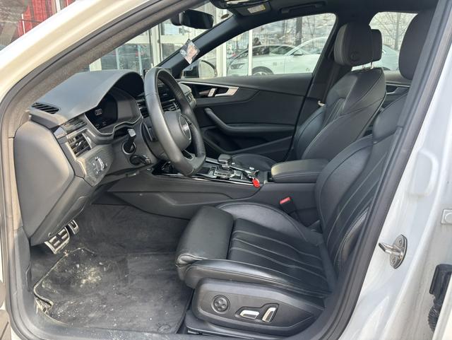 Audi A4L 2023, фото 7