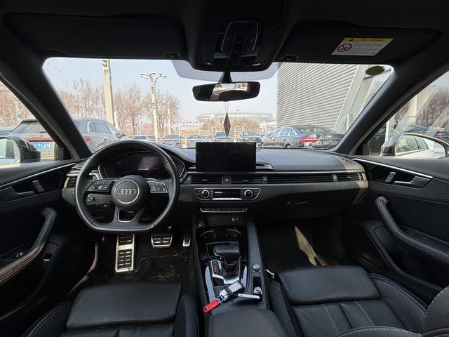 Audi A4L 2023, фото 8