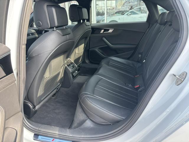 Audi A4L 2023, фото 9