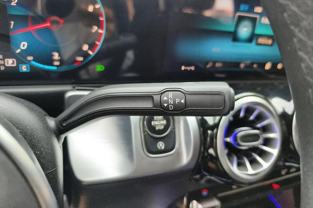 Mercedes-Benz GLB 2022, фото 16