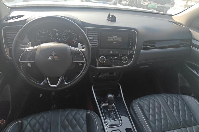 Mitsubishi Outlander 2021, фото 14