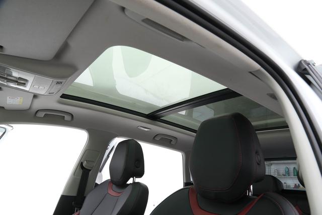 Skoda Karoq 2023, фото 16