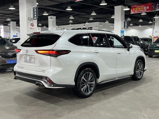 Toyota Crown 2024, фото 17