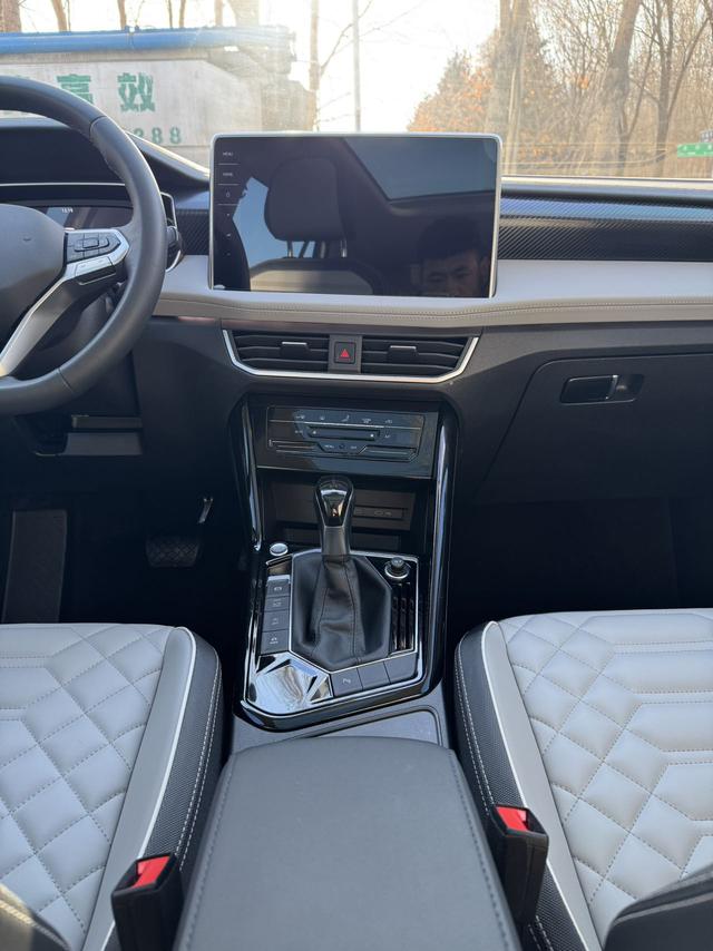 Volkswagen Tayron 2023, фото 15