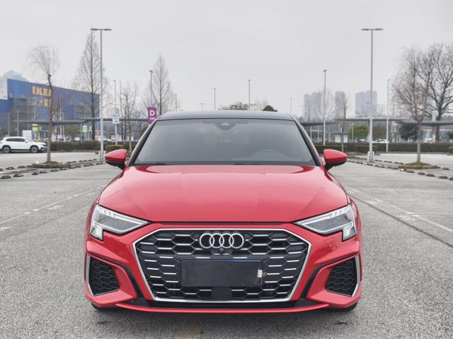 Audi A3 2023, фото 2