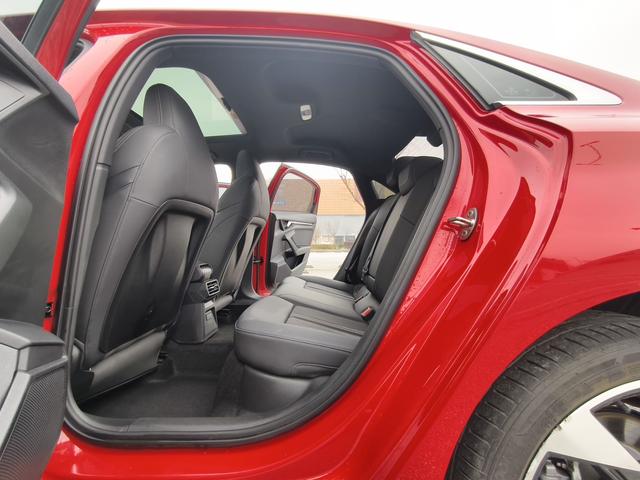 Audi A3 2023, фото 8