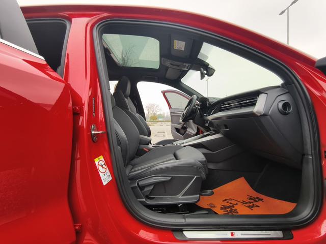 Audi A3 2023, фото 11