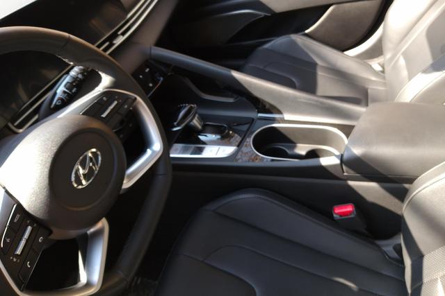 Hyundai Elantra 2022, фото 16