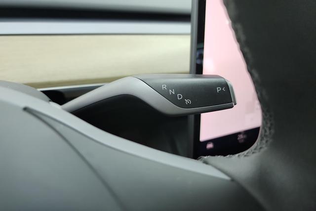 Tesla Model Y 2022, фото 16