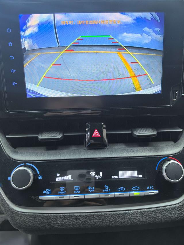 Toyota Corolla 2022, фото 14