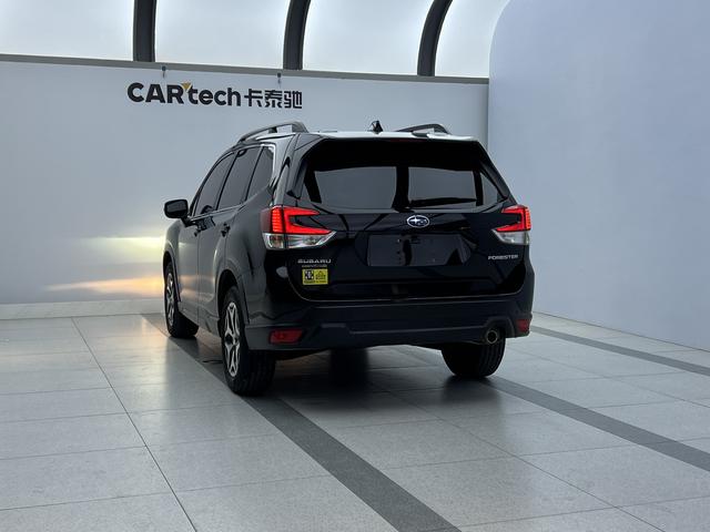 Subaru Forester 2021, фото 2