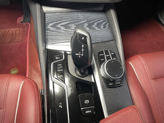 BMW 5 2021, фото 13