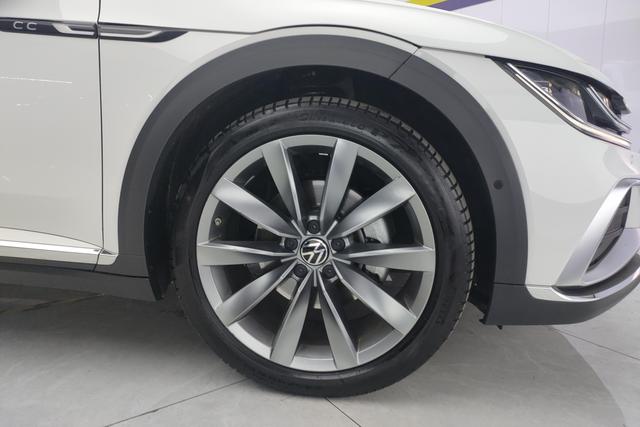 Volkswagen CC 2023, фото 5