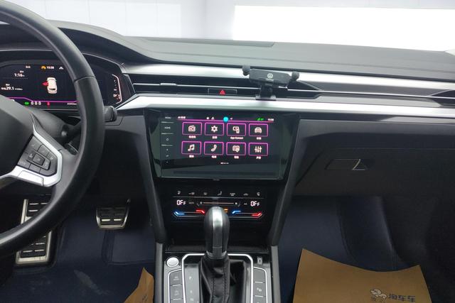 Volkswagen CC 2023, фото 15