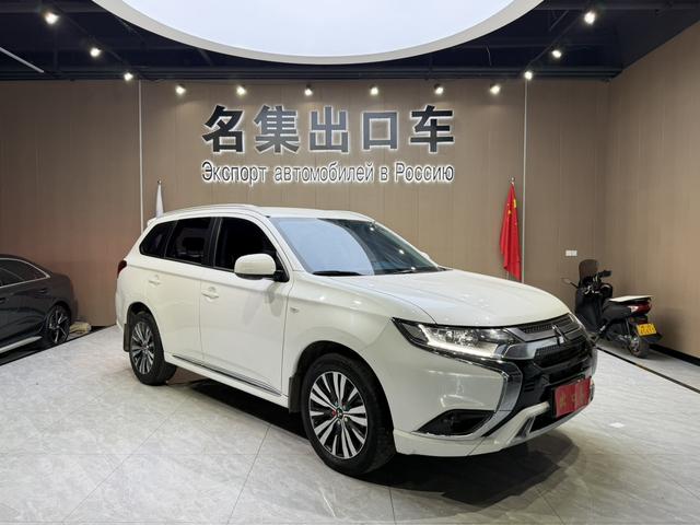 Mitsubishi Outlander 2021, фото 3