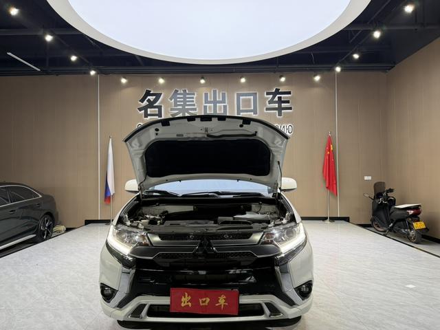 Mitsubishi Outlander 2021, фото 7