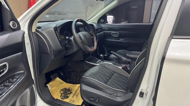 Mitsubishi Outlander 2021, фото 9