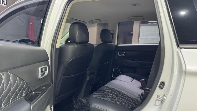 Mitsubishi Outlander 2021, фото 13
