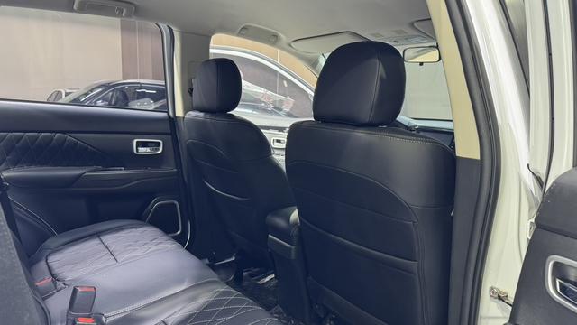 Mitsubishi Outlander 2021, фото 14