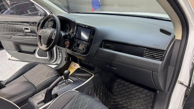 Mitsubishi Outlander 2021, фото 15