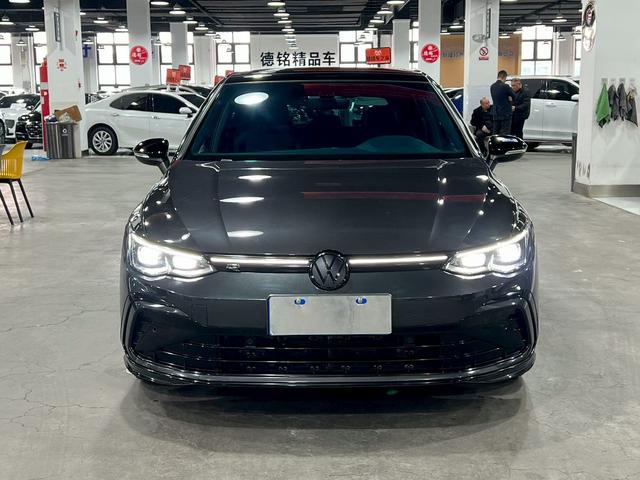Volkswagen Golf 2023, фото 2
