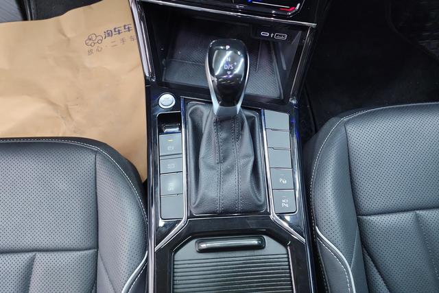 Volkswagen Passat 2024, фото 16