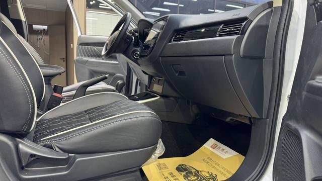 Mitsubishi Outlander 2021, фото 15