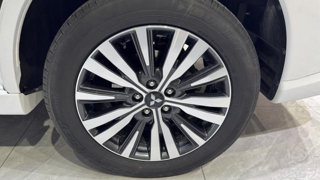 Mitsubishi Outlander 2021, фото 16