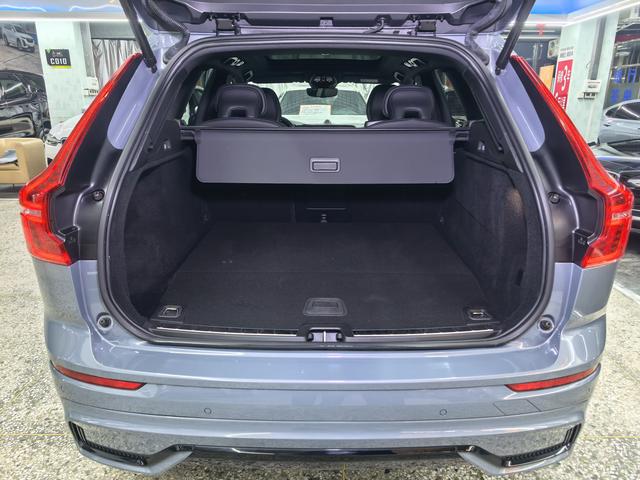Volvo XC60 2023, фото 15