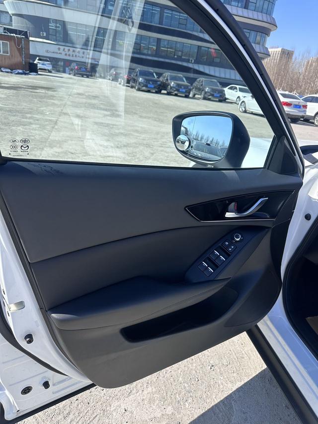 Mazda CX-4 2021, фото 17