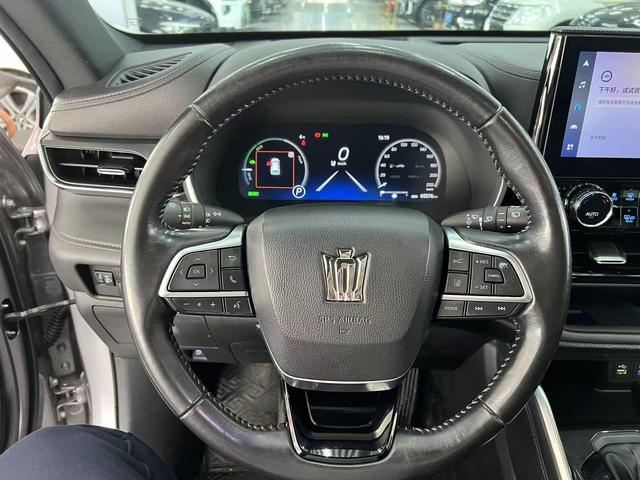 Toyota Crown 2021, фото 12