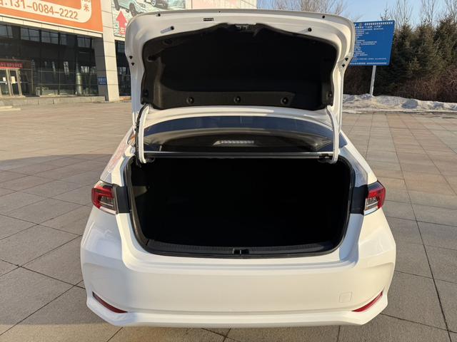Toyota Corolla 2023, фото 15