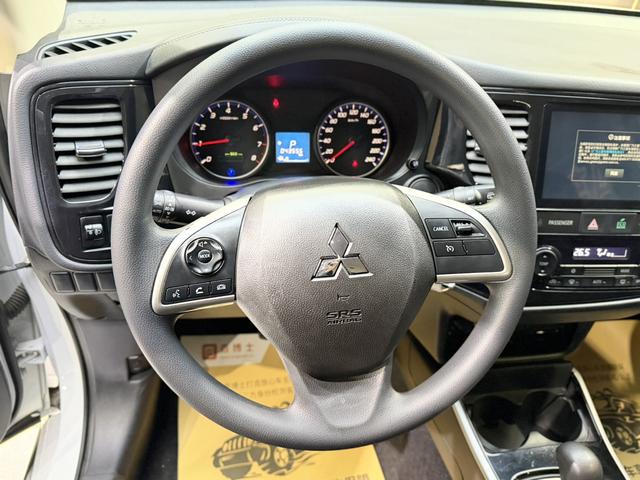 Mitsubishi Outlander 2021, фото 17