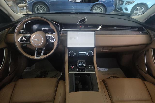 Jaguar XFL 2024, фото 14